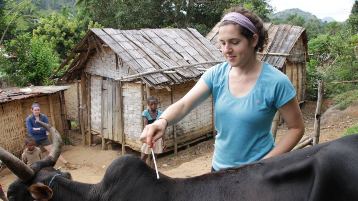 Melissa Manus in the field.